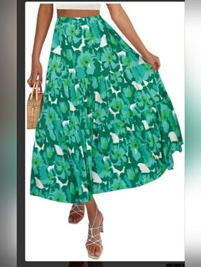 Zesica Floral Tiered Maxi Skirt - Green